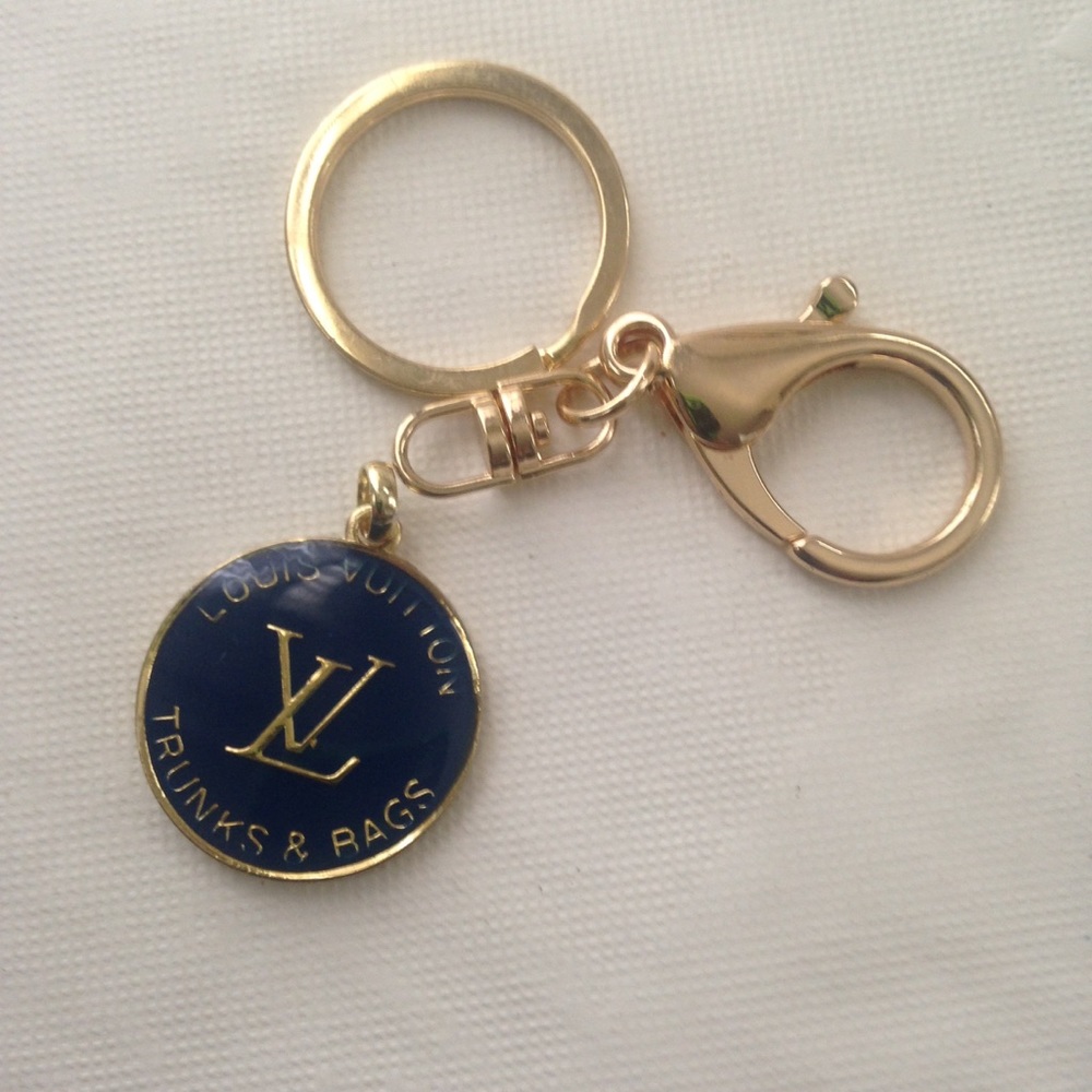 Louis Vuitton 3-way Handbag Charm-Key Chain Neck…